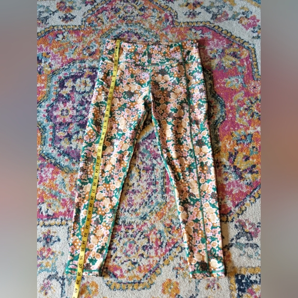 Floral Print Ebb & Flow Women's Leggings - Picture 5 of 10